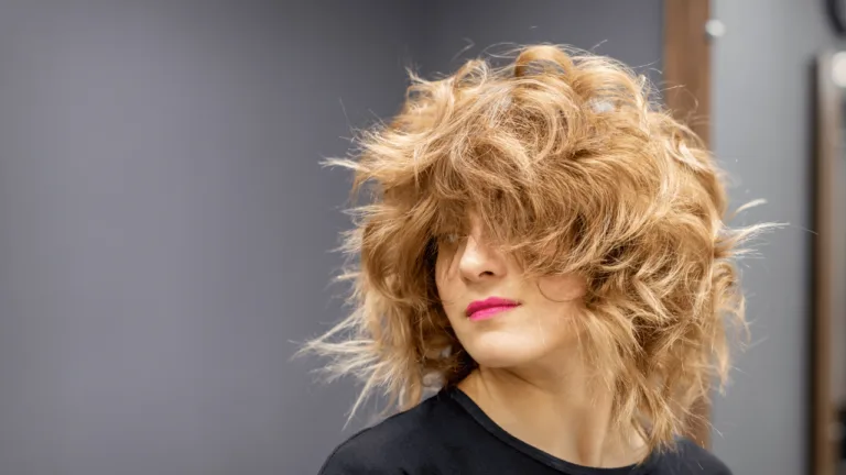 Medium Length Curly Hairstyles Women Style Guide 2025 1 Medium Length Curly Hairstyles